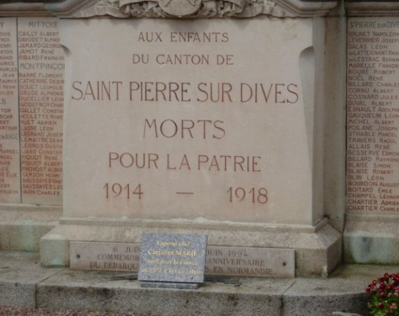 Le monument aux morts de Saint-Pierre-sur-Dives