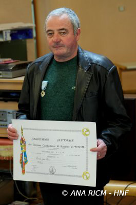 Jean-Louis Lencel avec la médaille du RICM