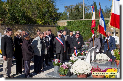 11 nov 2013, les anciens au cimetière de Bagnols-sur-Cèze