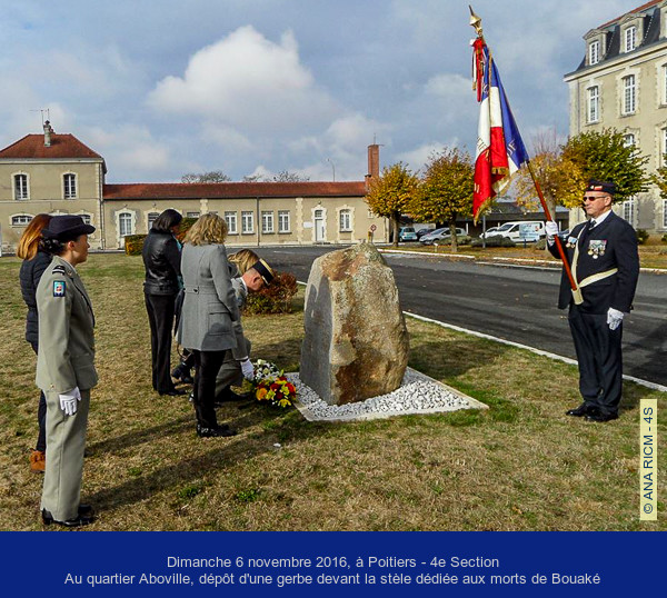 A Poitiers, au quartier Aboville, dépôt d'une gerbe devant la stèle des morts de Bouaké