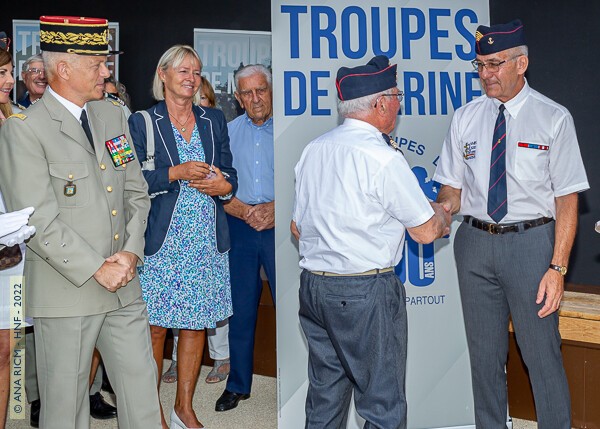 31/08/2022, photo Alain Hénaff, musée des TDM, le colonel (er) Jean-Pierre DUTARTRE, président de l'AAMTDM, remercie les donateurs