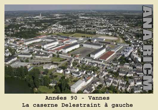 Vannes, vue aérienne de la zone des casernes (années 90)